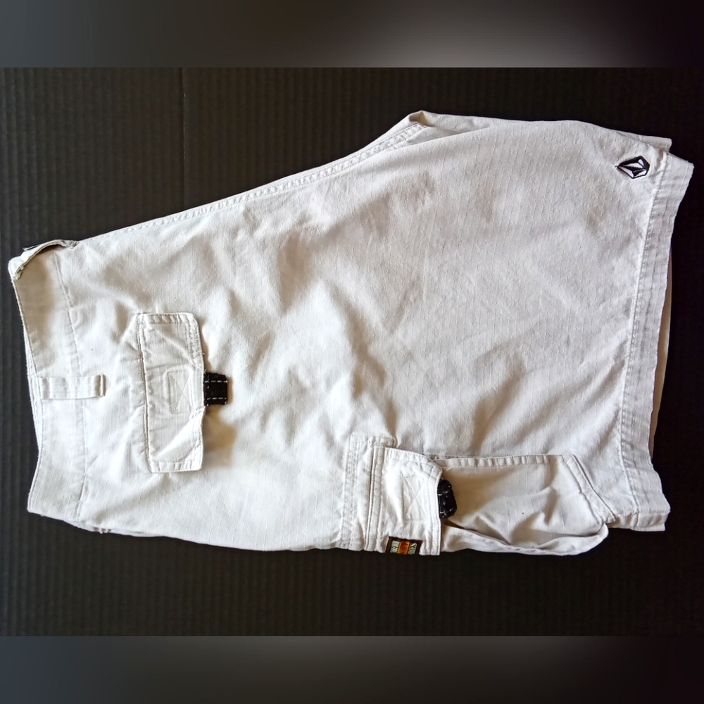 Volcom Cargo Shorts - Picture 7 of 7